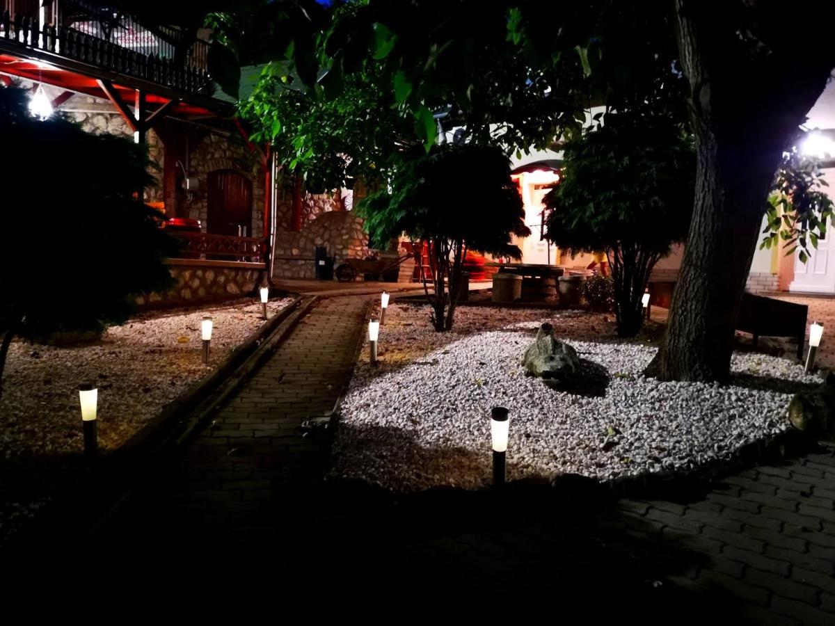 Zöld Sziget Wellness Egerszalók Exterior foto