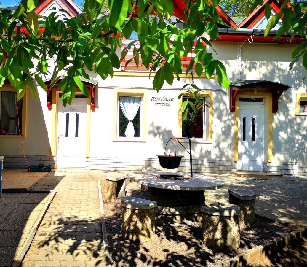 Zöld Sziget Wellness Egerszalók Exterior foto